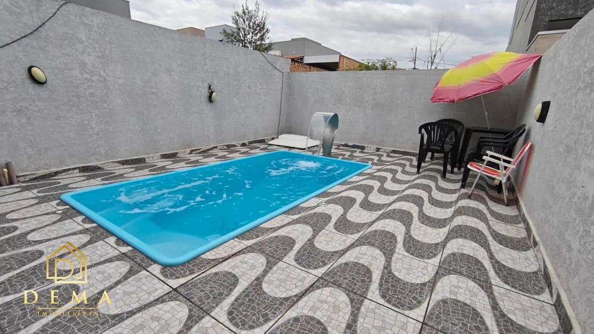 Foto 10 de Casa à venda em Jardim Coopagro, Toledo - PR
