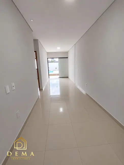 Foto 3 de Casa à venda em Jardim Coopagro, Toledo - PR