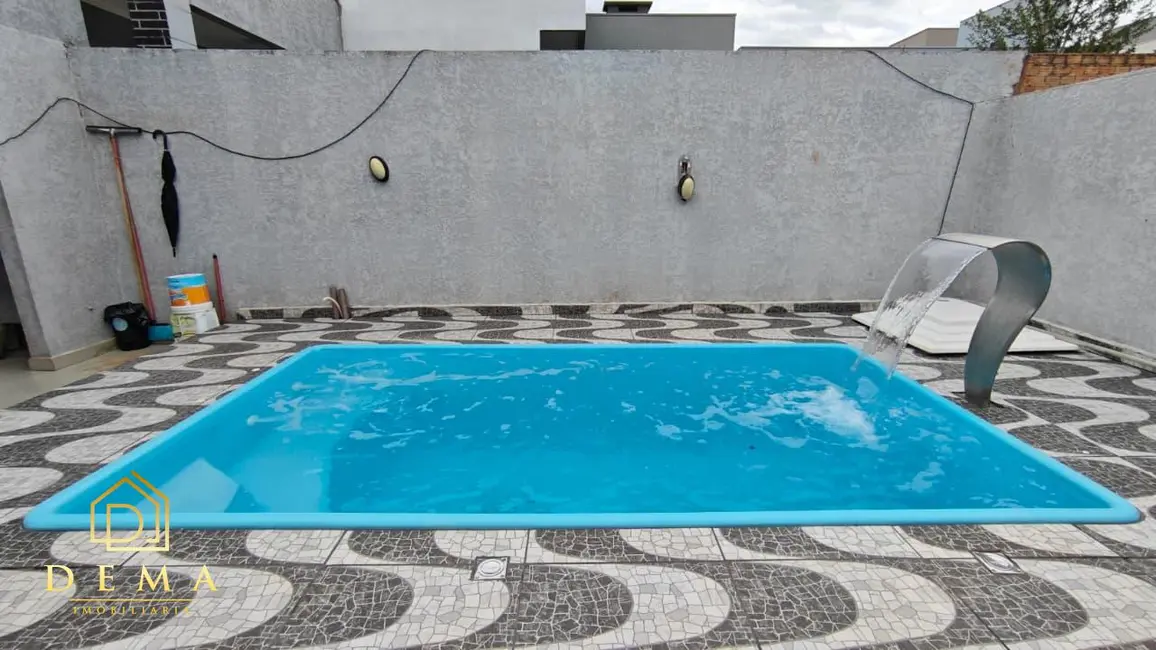 Foto 8 de Casa à venda em Jardim Coopagro, Toledo - PR