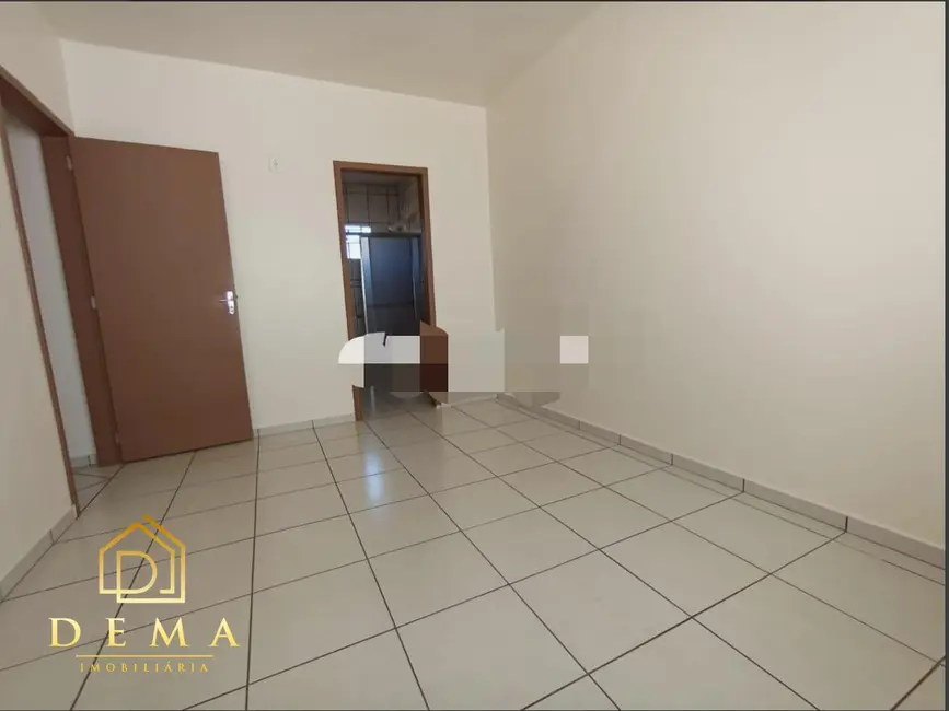 Foto 8 de Casa à venda em Jardim Gisela, Toledo - PR