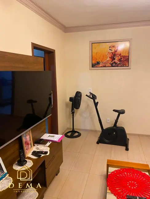 Foto 5 de Apartamento à venda em Jardim Gisela, Toledo - PR