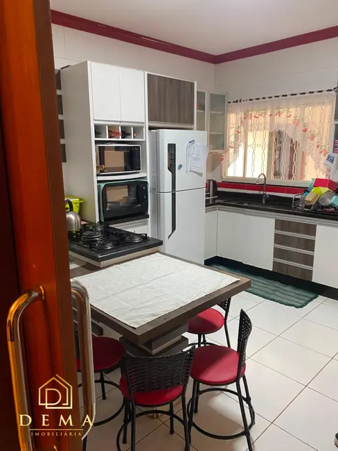 Foto 15 de Apartamento à venda em Jardim Gisela, Toledo - PR