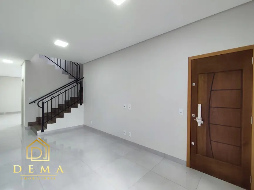 Foto 10 de Sobrado à venda, 152m2 em Jardim Gisela, Toledo - PR