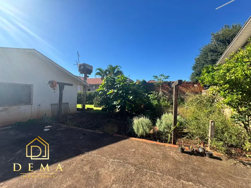 Foto 10 de Casa à venda em Vila Becker, Toledo - PR