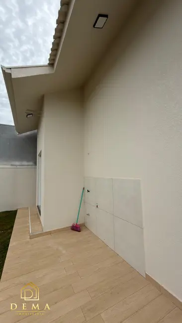Casa à venda em Toledo - PR - imagem 4 Foto 4 de Casa à venda em Toledo - PR
