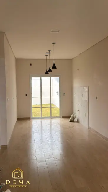 Casa à venda em Toledo - PR - imagem 3 Foto 3 de Casa à venda em Toledo - PR