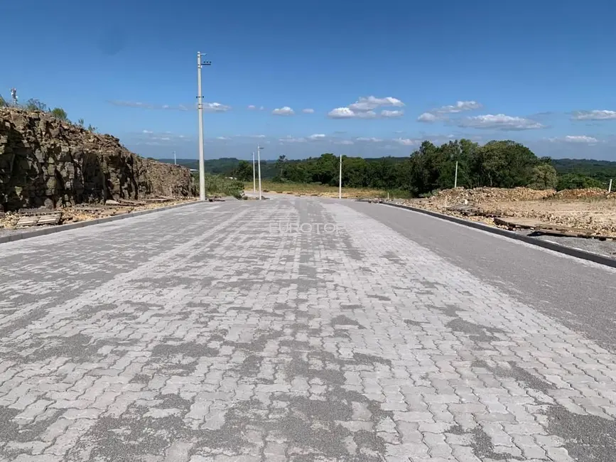 Foto 1 de Terreno / Lote à venda, 1021m2 em Garibaldi - RS