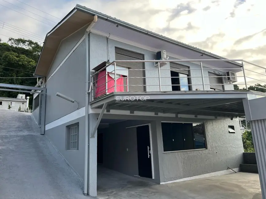 Foto 2 de Casa com 3 quartos à venda, 270m2 em Fátima, Bento Goncalves - RS
