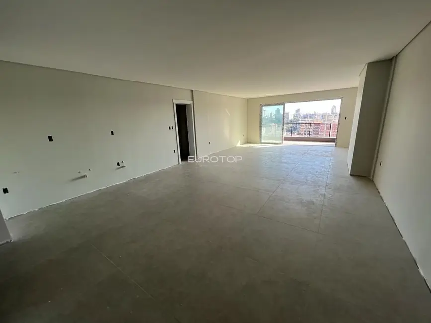 Foto 2 de Apartamento com 3 quartos à venda, 171m2 em Centro, Bento Goncalves - RS