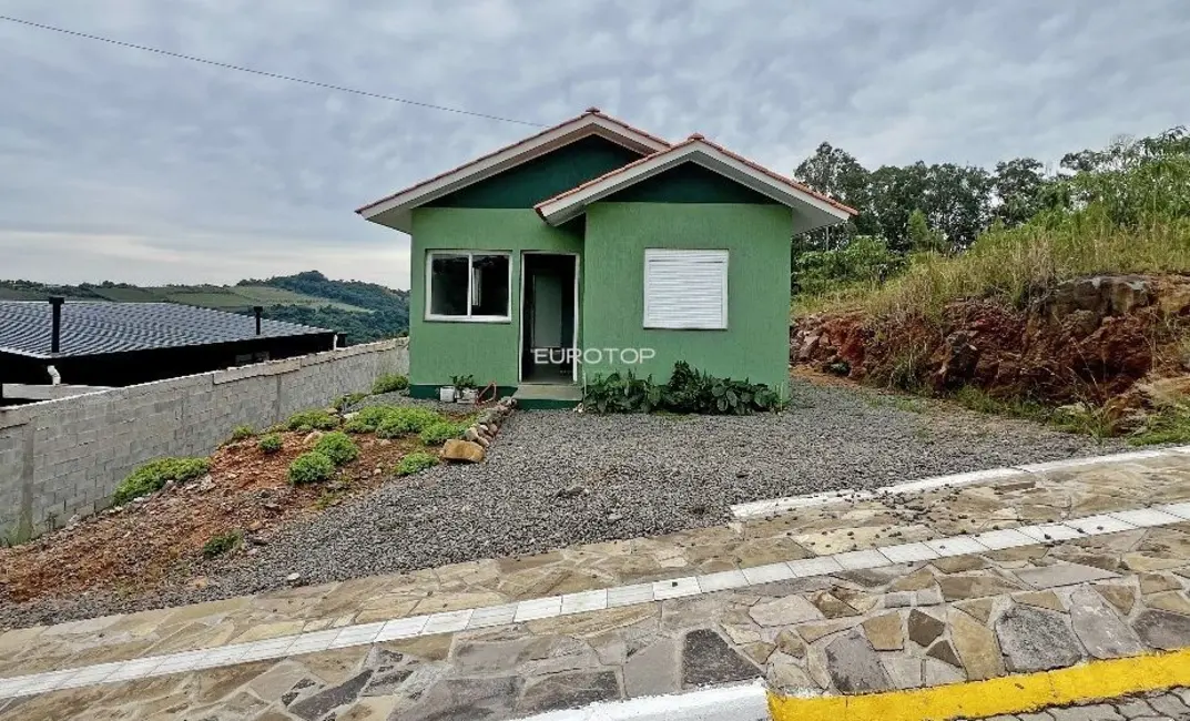 Foto 1 de Casa com 2 quartos à venda, 42m2 em Centro, Monte Belo Do Sul - RS