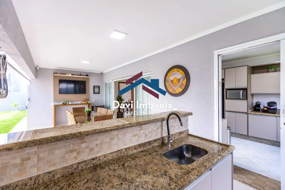 Foto 4 de Casa com 3 quartos à venda, 1000m2 em Loteamento Fazenda Santana, Atibaia - SP