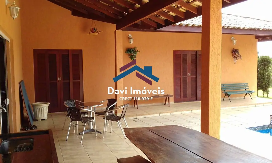 Foto 3 de Casa com 4 quartos à venda, 220m2 em Piracaia - SP