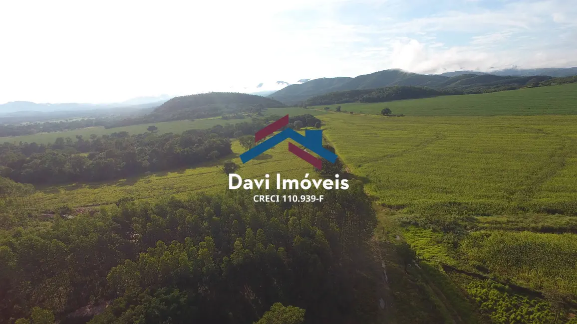 Foto 6 de Fazenda / Haras à venda, 957m2 em Dois Irmãos, Vila Propicio - GO