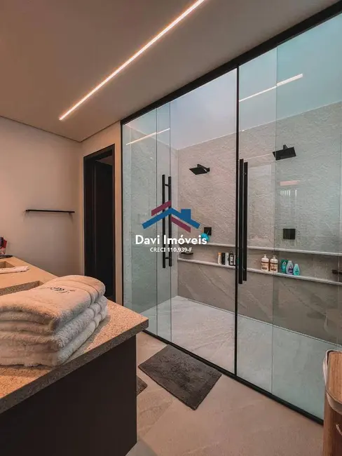 Foto 4 de Casa com 8 quartos à venda, 800m2 em Tabatinga, Caraguatatuba - SP