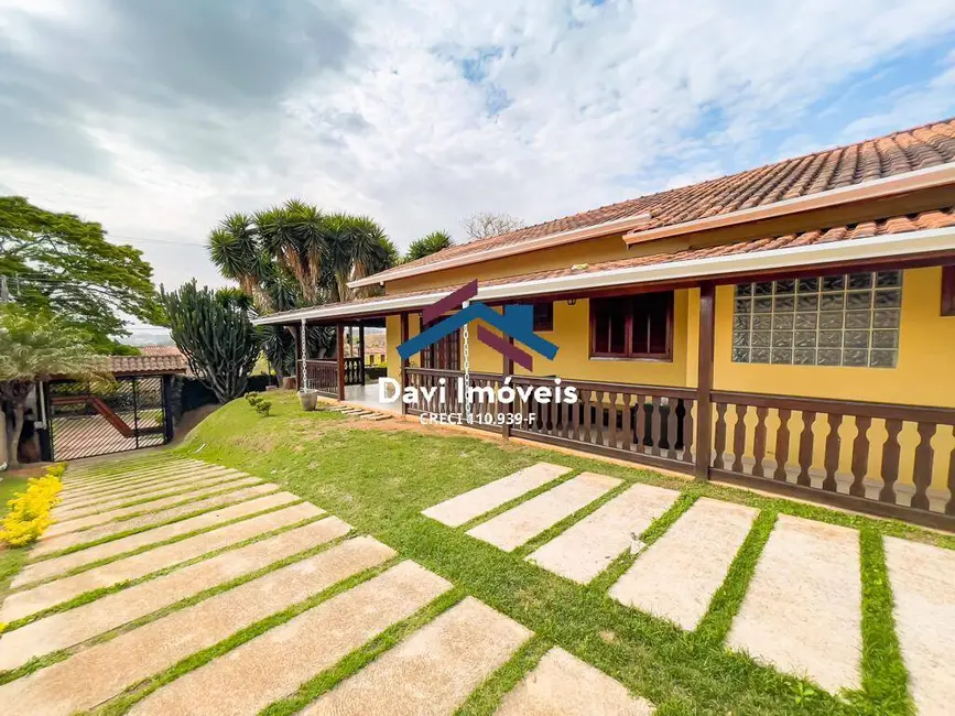 Foto 1 de Casa com 3 quartos à venda, 1000m2 em Vila Dom Pedro, Atibaia - SP