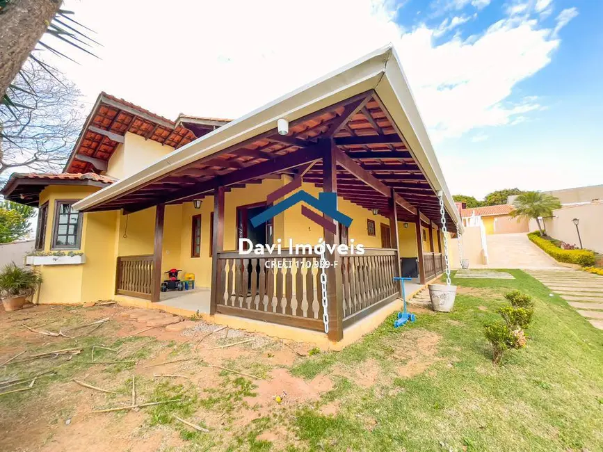 Foto 3 de Casa com 3 quartos à venda, 1000m2 em Vila Dom Pedro, Atibaia - SP