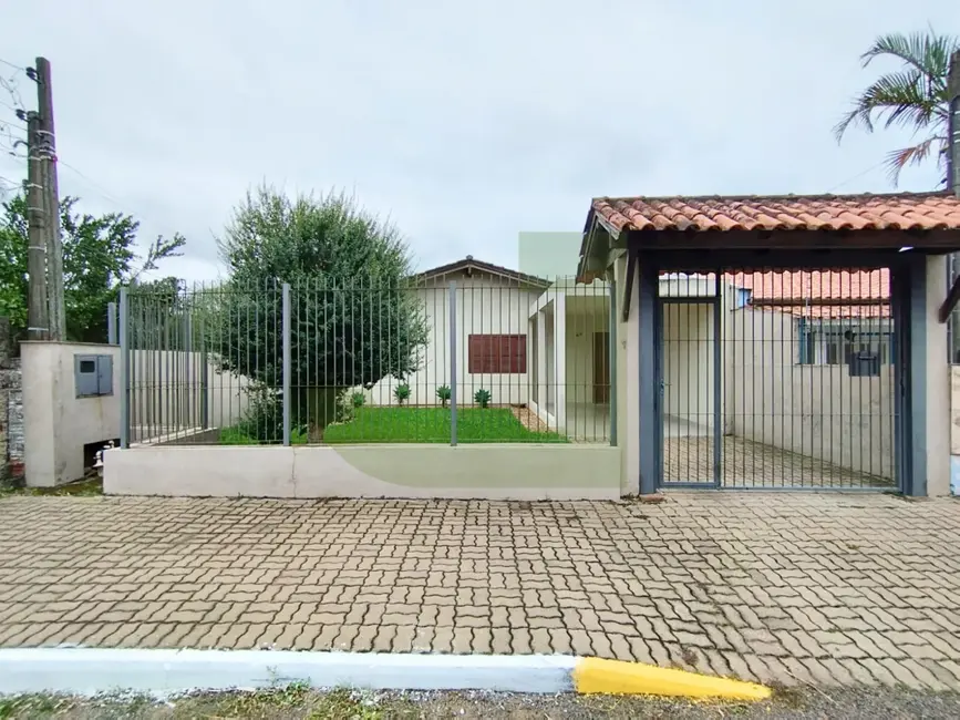 Foto 1 de Casa com 3 quartos para alugar, 140m2 em Sao Leopoldo - RS