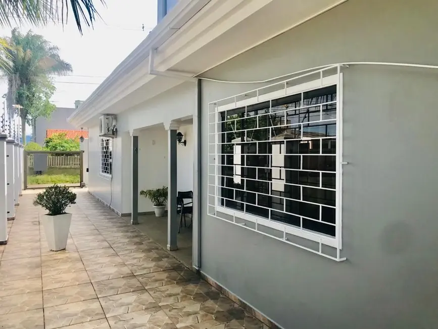 Casa com 3 quartos à venda, 281m2 em Alvorada, Paranagua - PR - imagem 4 Foto 4 de Casa com 3 quartos à venda, 281m2 em Alvorada, Paranagua - PR