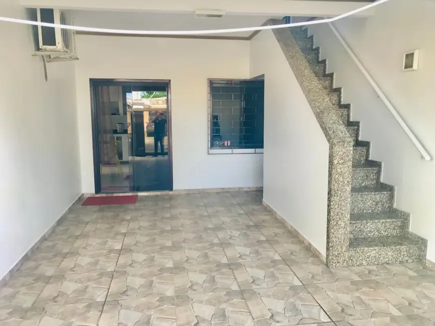 Casa com 3 quartos à venda, 281m2 em Alvorada, Paranagua - PR - imagem 5 Foto 5 de Casa com 3 quartos à venda, 281m2 em Alvorada, Paranagua - PR