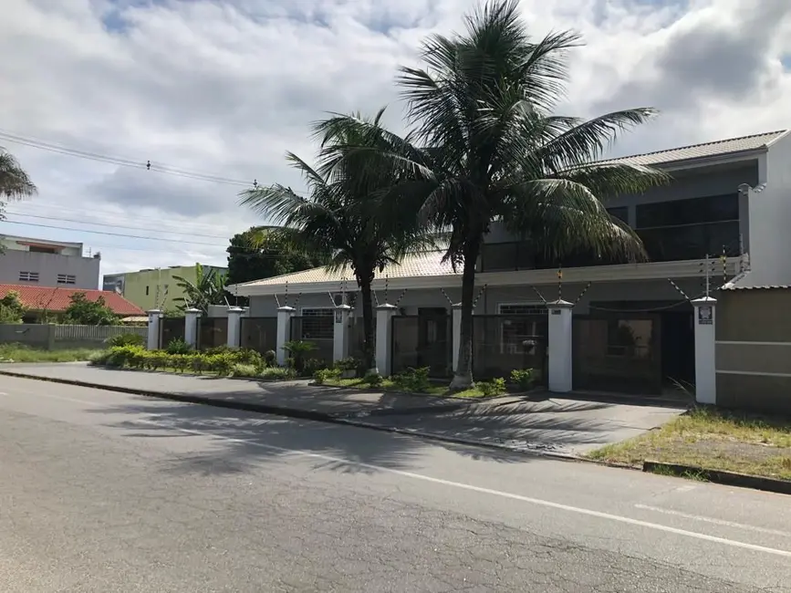 Casa com 3 quartos à venda, 281m2 em Alvorada, Paranagua - PR - imagem 3 Foto 3 de Casa com 3 quartos à venda, 281m2 em Alvorada, Paranagua - PR