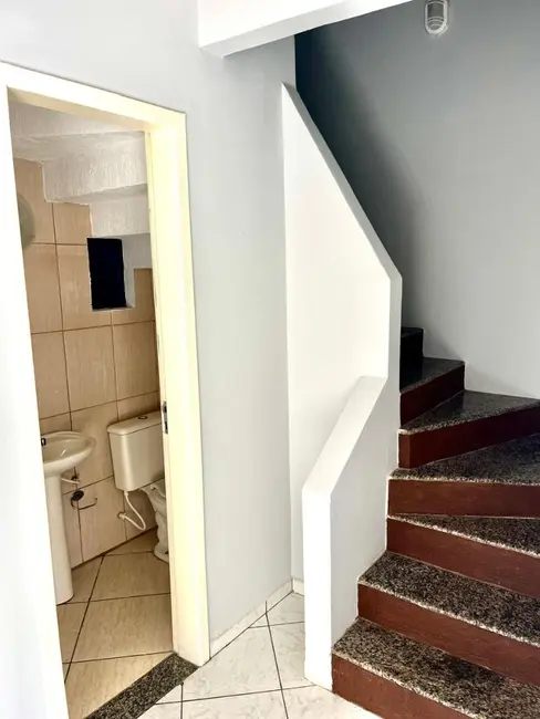 Sobrado com 3 quartos à venda, 95m2 em Paranagua - PR - imagem 6 Foto 6 de Sobrado com 3 quartos à venda, 95m2 em Paranagua - PR