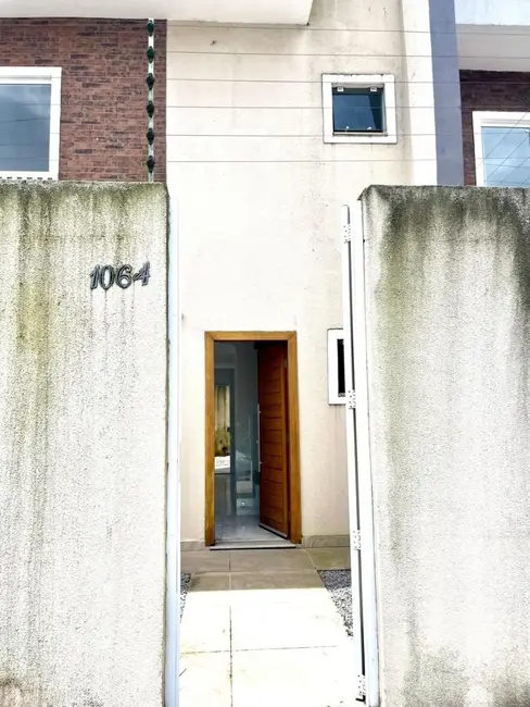 Sobrado com 2 quartos à venda, 150m2 em Tuiuti, Paranagua - PR - imagem 3 Foto 3 de Sobrado com 2 quartos à venda, 150m2 em Tuiuti, Paranagua - PR