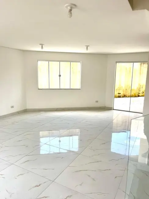 Sobrado com 2 quartos à venda, 150m2 em Tuiuti, Paranagua - PR - imagem 7 Foto 7 de Sobrado com 2 quartos à venda, 150m2 em Tuiuti, Paranagua - PR
