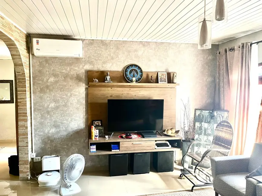 Casa com 3 quartos à venda, 152m2 em Costeira, Paranagua - PR - imagem 8 Foto 8 de Casa com 3 quartos à venda, 152m2 em Costeira, Paranagua - PR