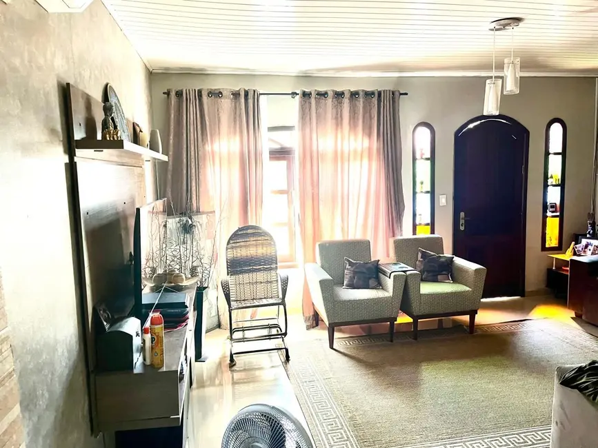 Foto 2 de Casa com 3 quartos à venda, 152m2 em Costeira, Paranagua - PR