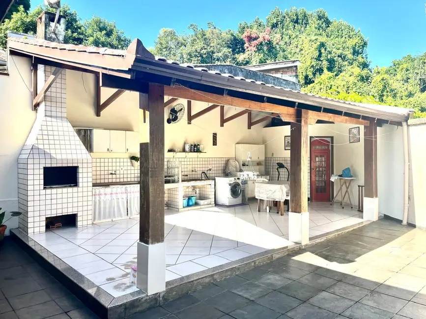 Casa com 2 quartos à venda, 150m2 em Correia Velho, Paranagua - PR - imagem 8 Foto 8 de Casa com 2 quartos à venda, 150m2 em Correia Velho, Paranagua - PR