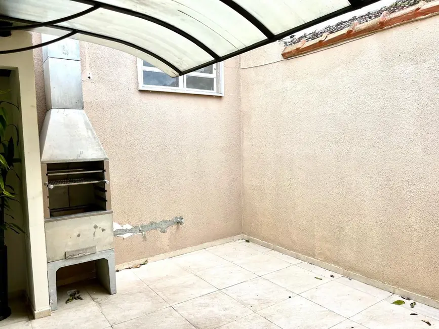 Casa com 3 quartos para alugar, 150m2 em Vila Itiberê, Paranagua - PR - imagem 6 Foto 6 de Casa com 3 quartos para alugar, 150m2 em Vila Itiberê, Paranagua - PR