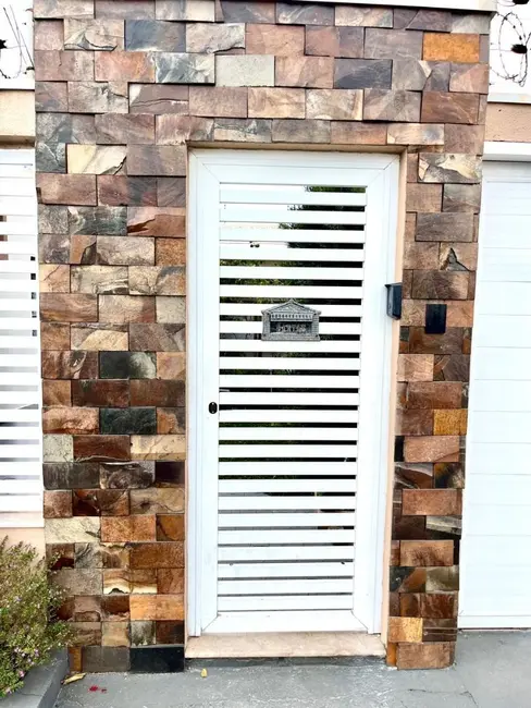 Foto 2 de Casa com 2 quartos para alugar, 150m2 em Palmital, Paranagua - PR