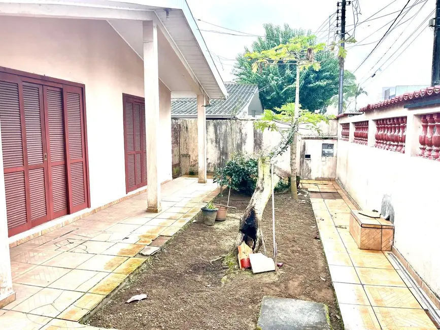 Casa com 3 quartos à venda, 100m2 em Paranagua - PR - imagem 3 Foto 3 de Casa com 3 quartos à venda, 100m2 em Paranagua - PR