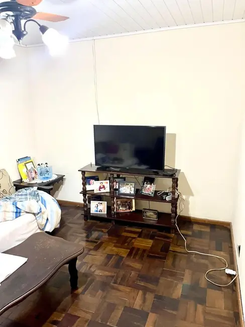 Casa com 3 quartos à venda, 100m2 em Paranagua - PR - imagem 8 Foto 8 de Casa com 3 quartos à venda, 100m2 em Paranagua - PR