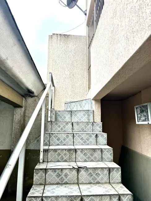 Apartamento com 2 quartos para alugar, 50m2 em Estradinha, Paranagua - PR - imagem 3 Foto 3 de Apartamento com 2 quartos para alugar, 50m2 em Estradinha, Paranagua - PR