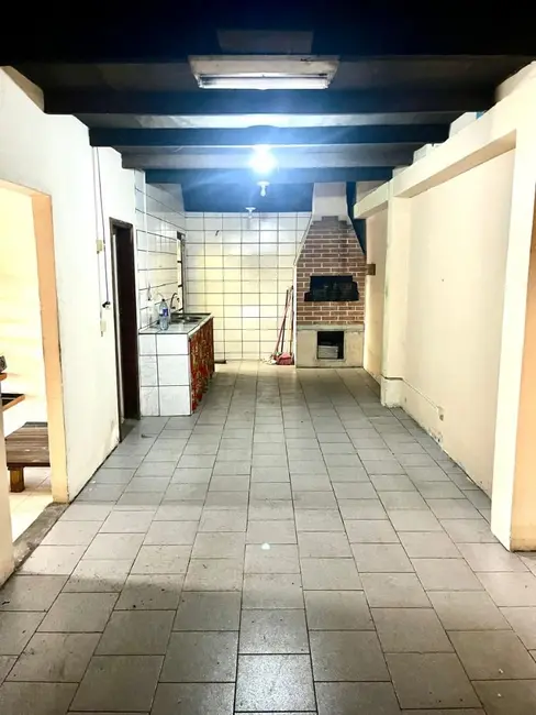 Casa com 1 quarto à venda, 100m2 em Conjunto Nilson Neves, Paranagua - PR - imagem 8 Foto 8 de Casa com 1 quarto à venda, 100m2 em Conjunto Nilson Neves, Paranagua - PR