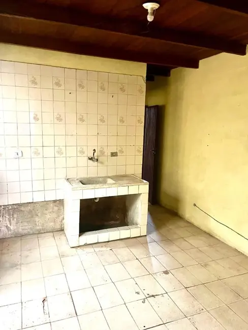 Casa com 1 quarto à venda, 100m2 em Conjunto Nilson Neves, Paranagua - PR - imagem 6 Foto 6 de Casa com 1 quarto à venda, 100m2 em Conjunto Nilson Neves, Paranagua - PR