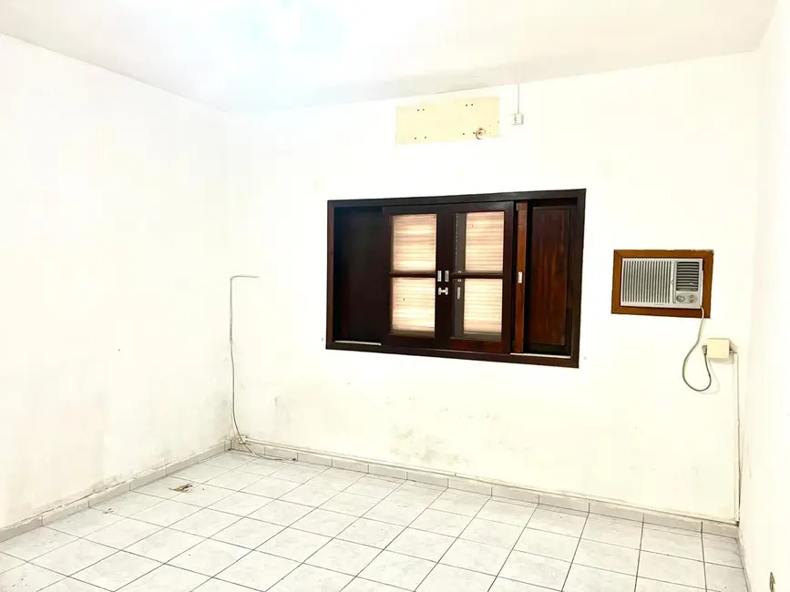 Casa com 4 quartos à venda, 100m2 em Tuiuti, Paranagua - PR - imagem 9 Foto 9 de Casa com 4 quartos à venda, 100m2 em Tuiuti, Paranagua - PR