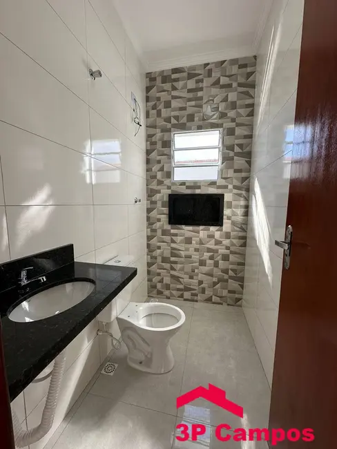 Foto 2 de Casa com 2 quartos à venda, 150m2 em Mongagua - SP
