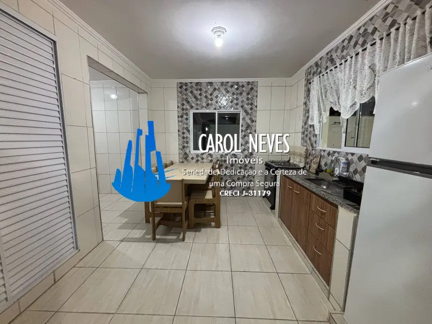 Sobrado com 4 quartos à venda, 235m2 em Itanhaem - SP - imagem 4 Foto 4 de Sobrado com 4 quartos à venda, 235m2 em Itanhaem - SP