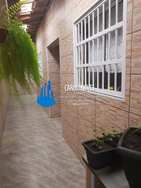 Foto 2 de Casa com 2 quartos à venda, 61m2 em Mongagua - SP