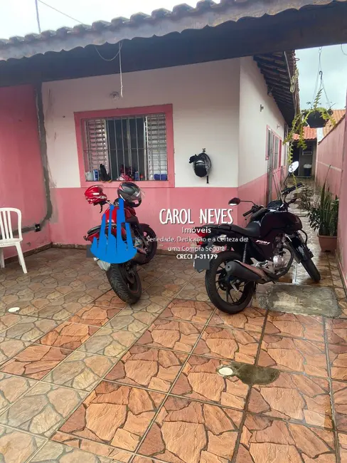 Foto 1 de Casa com 2 quartos à venda, 60m2 em Itanhaem - SP