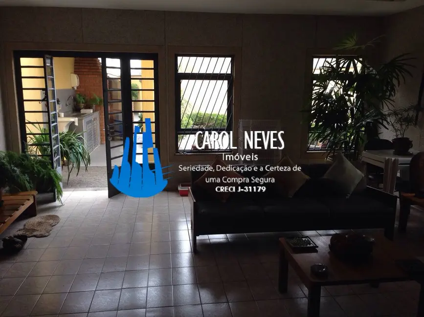 Foto 8 de Sobrado com 3 quartos à venda, 247m2 em Mongagua - SP