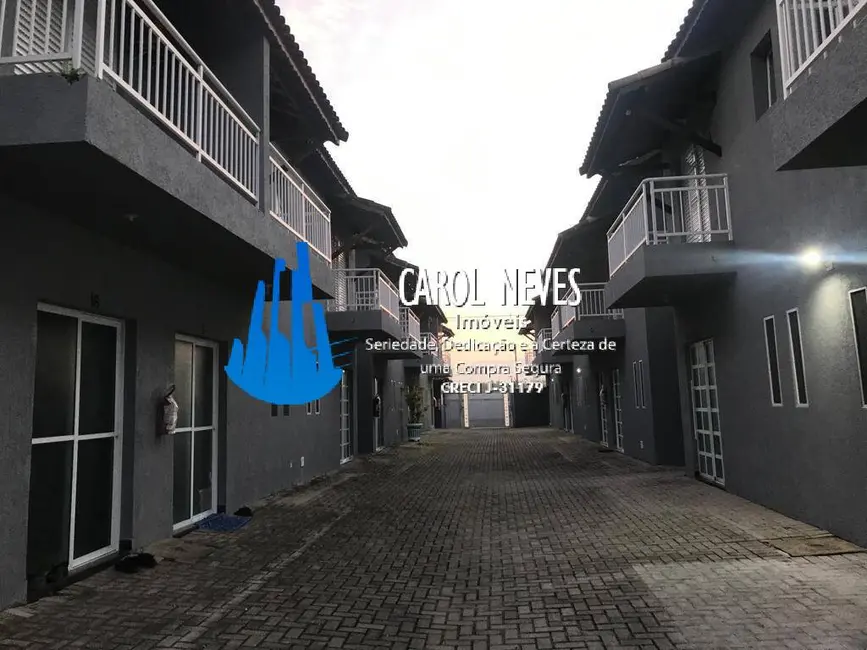 Foto 1 de Casa de Condomínio com 2 quartos à venda, 77m2 em Mongagua - SP