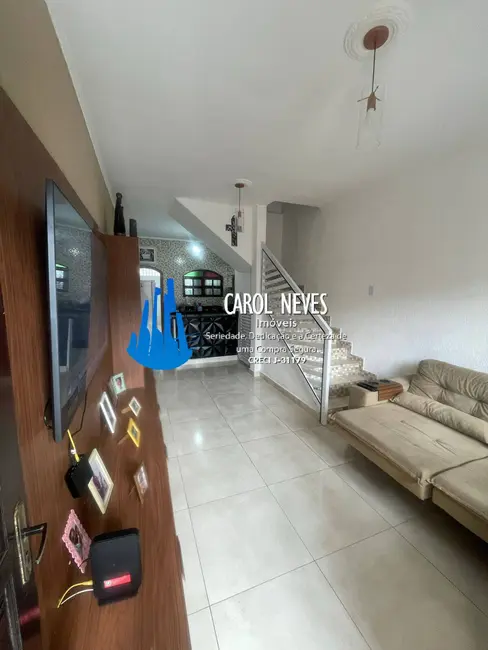 Foto 2 de Casa de Condomínio com 2 quartos à venda, 69m2 em Mongagua - SP