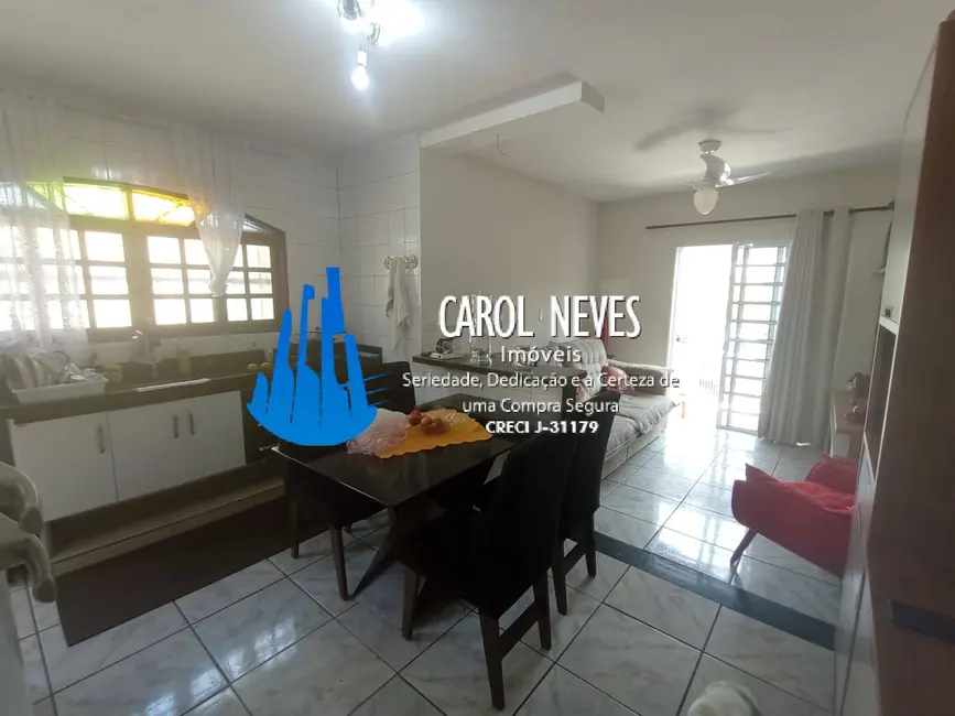 Foto 4 de Casa com 2 quartos à venda, 105m2 em Mongagua - SP