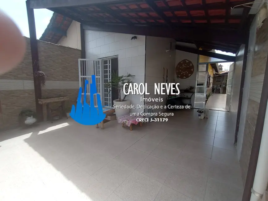 Foto 1 de Casa com 2 quartos à venda, 105m2 em Mongagua - SP