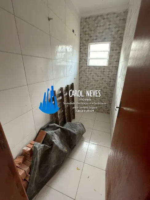 Foto 9 de Casa com 2 quartos à venda, 65m2 em Mongagua - SP