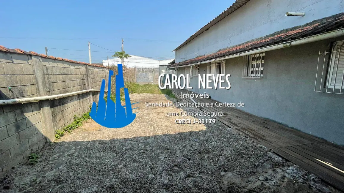 Foto 2 de Casa com 2 quartos à venda, 75m2 em Mongagua - SP