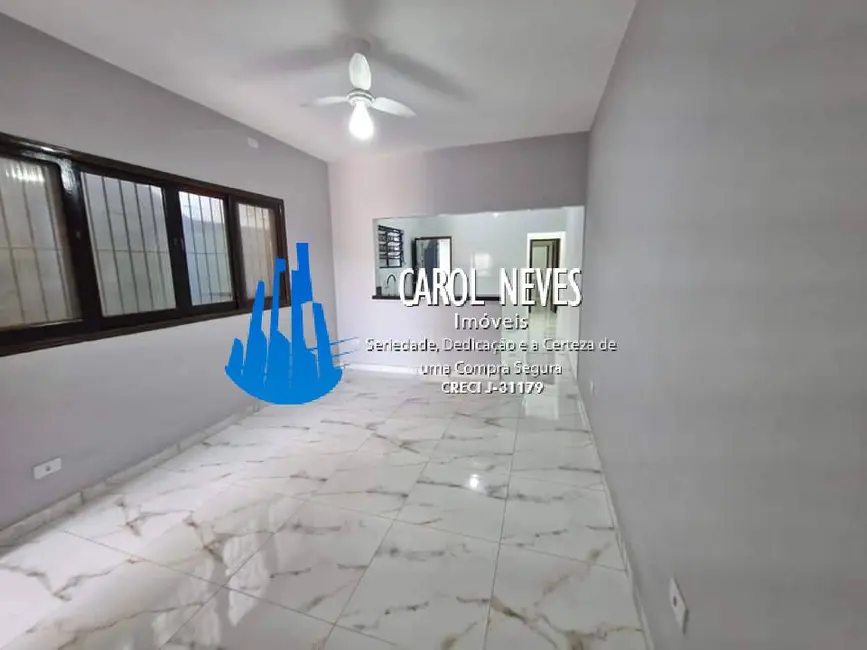 Casa com 2 quartos à venda, 140m2 em Canto do Forte, Praia Grande - SP - imagem 4 Foto 4 de Casa com 2 quartos à venda, 140m2 em Canto do Forte, Praia Grande - SP